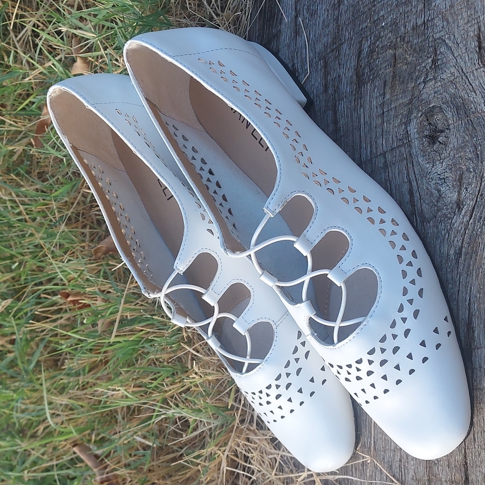 Vaneli white leather flats size 7